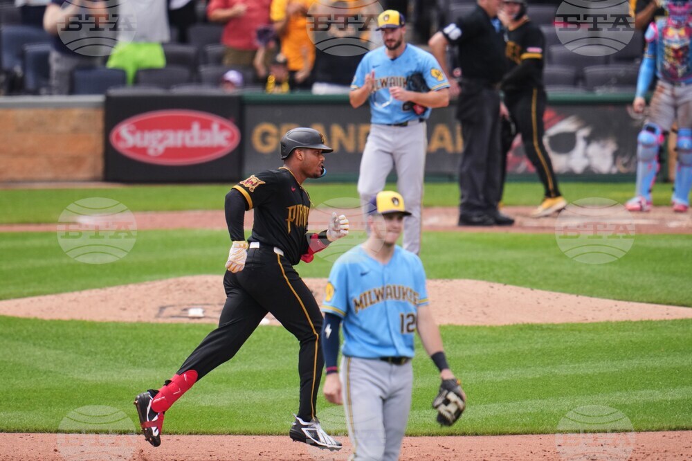 Brewers Pirates Baseball