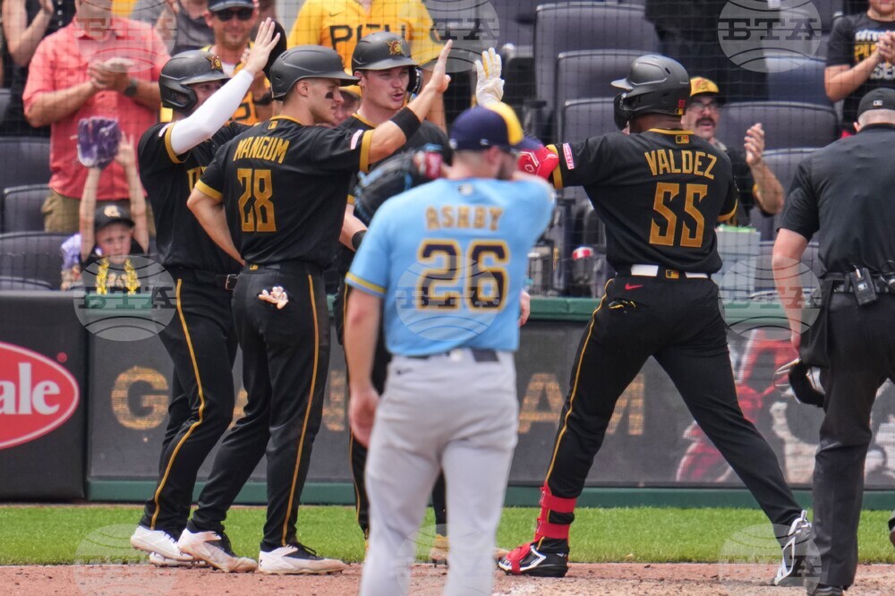 Brewers Pirates Baseball