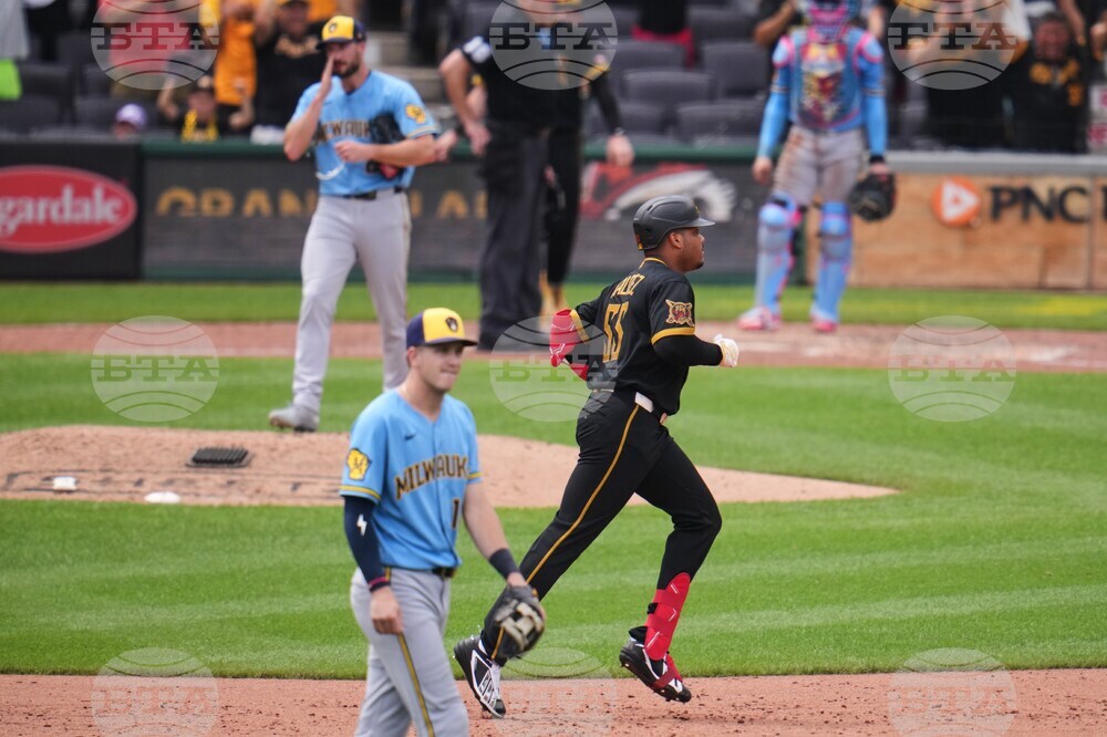 Brewers Pirates Baseball