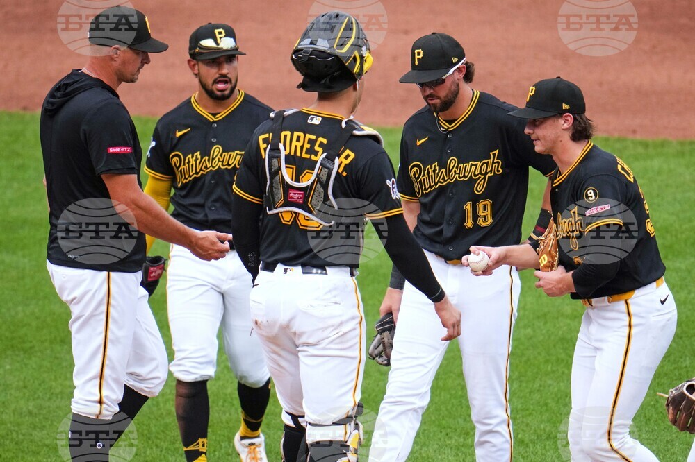Brewers Pirates Baseball