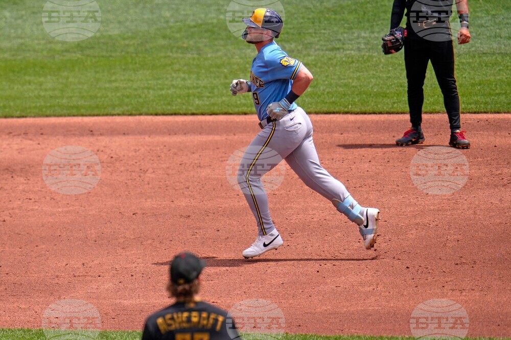 Brewers Pirates Baseball