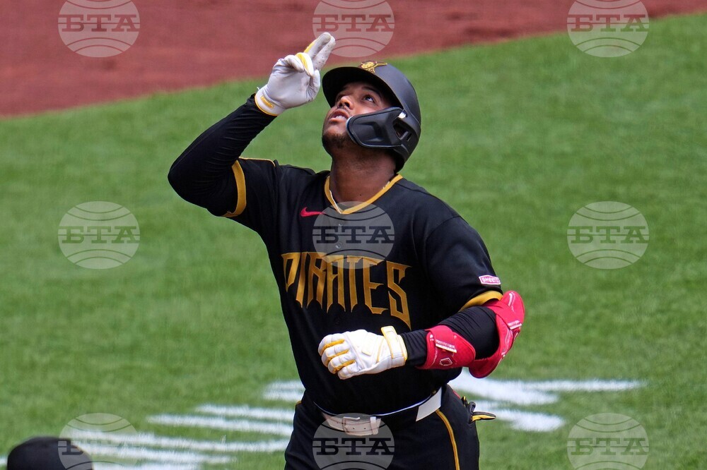 Brewers Pirates Baseball