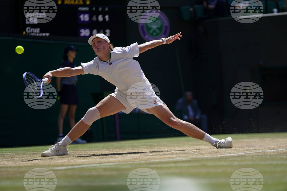 CORRECTION Britain Wimbledon Tennis