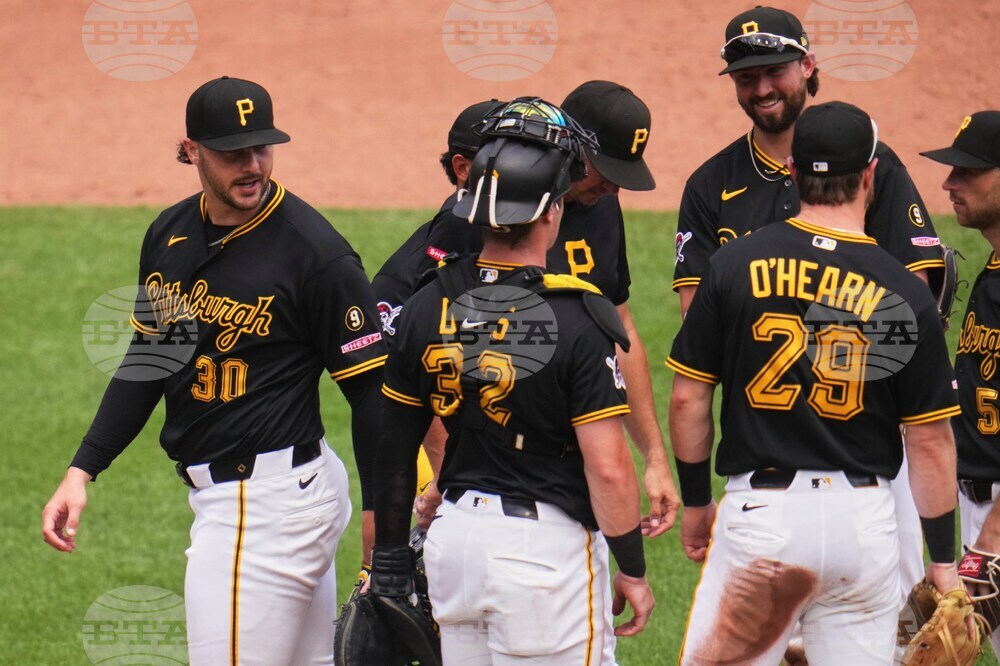 Brewers Pirates Baseball