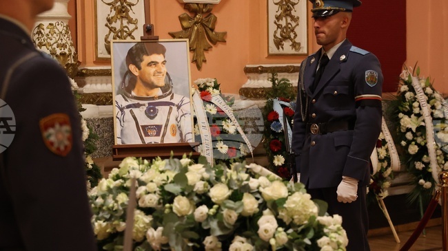 Bulgaria Pays Final Tribute to Its Second Cosmonaut Alexander Alexandrov