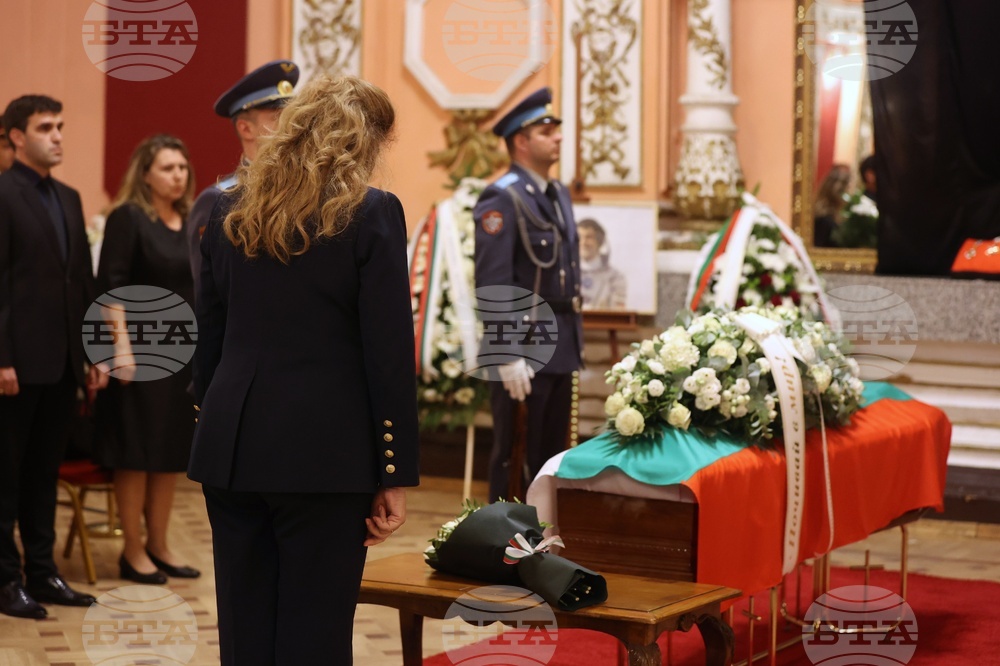 Централен военен клуб - генерал-майор Александър Александров - поклонение