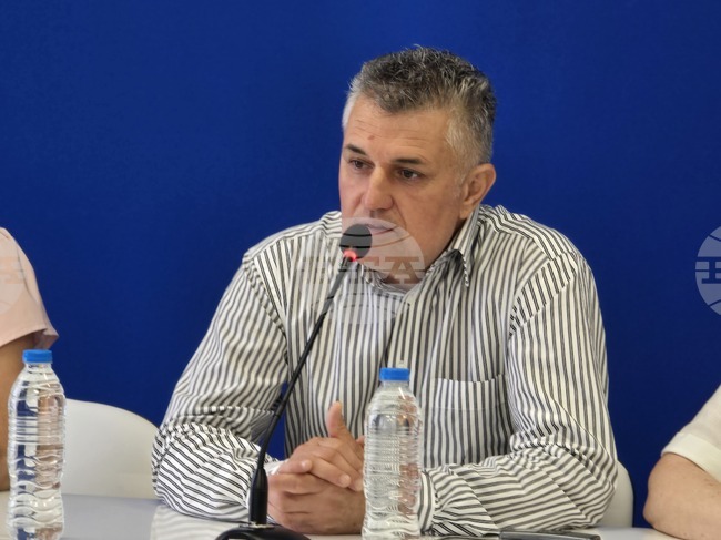 Трябва да има мащабна информационна кампания какво е това приемен родител, каза областният управител на Ловеч Пламен Христов