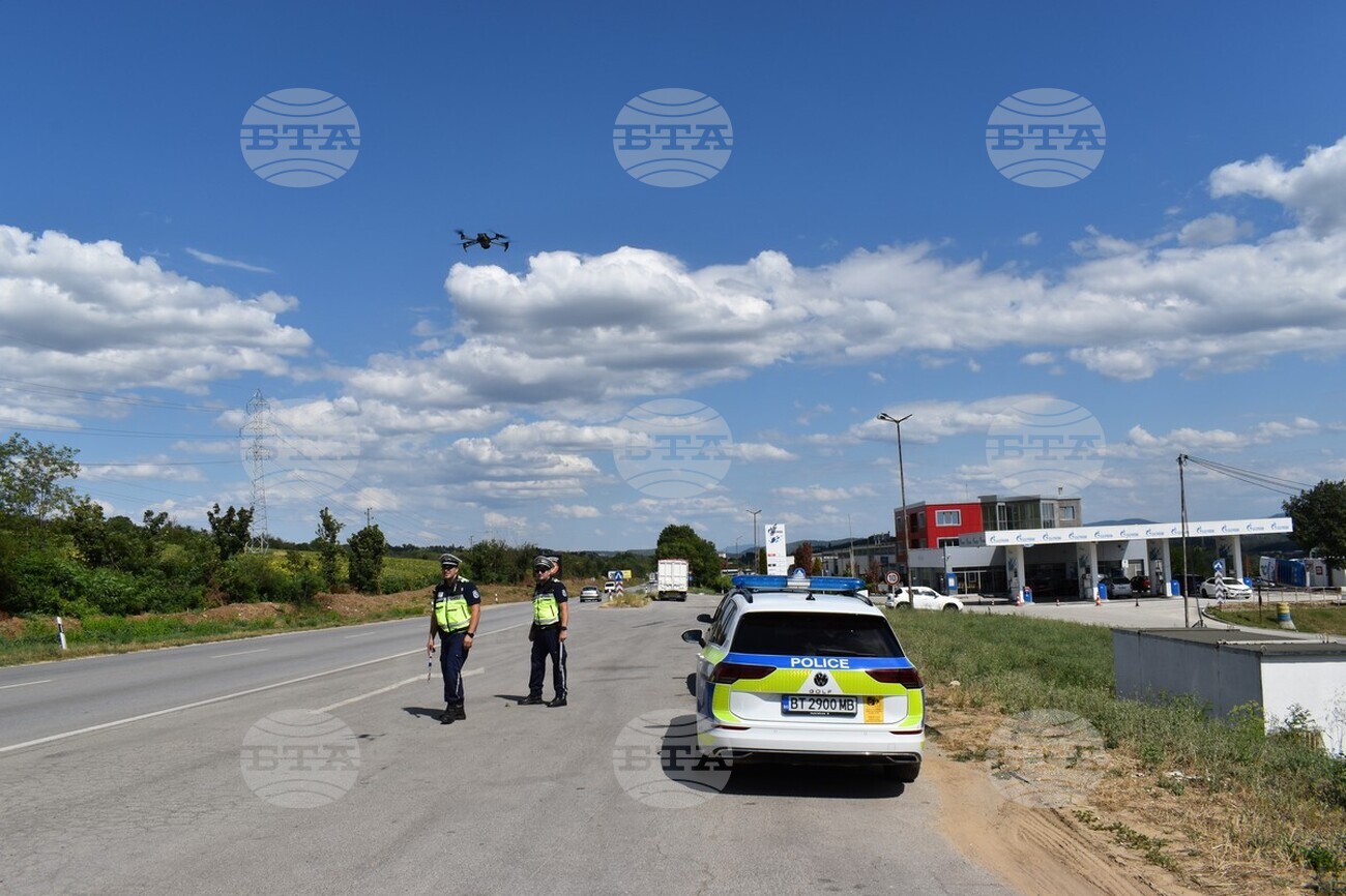 При първа по рода си операция, с помощта на дрон, за контрол на движението по пътищата във Великотърновско са санкционирани 36-ма шофьори