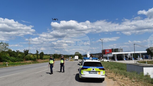 При първа по рода си операция, с помощта на дрон, за контрол на движението по пътищата във Великотърновско са санкционирани 36-ма шофьори