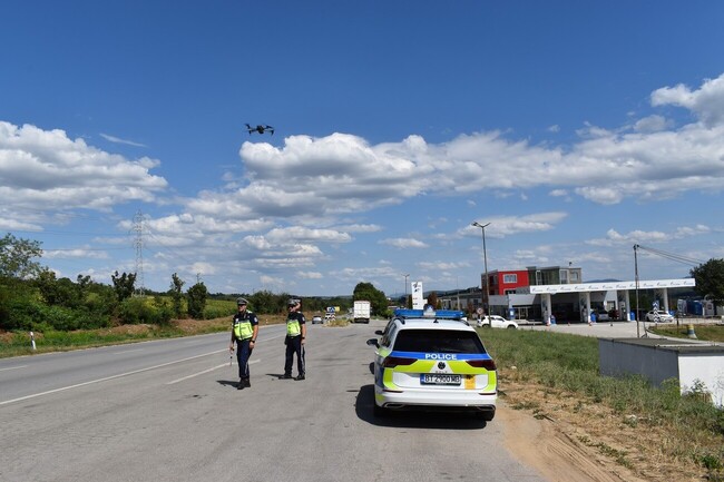 При първа по рода си операция, с помощта на дрон, за контрол на движението по пътищата във Великотърновско са санкционирани 36-ма шофьори