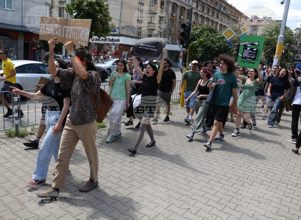 Национална академия за театрално и филмово изкуство - студенти - протест