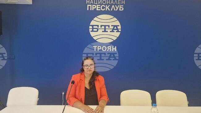 Два проекта за фотоволтаични системи и електрически автомобили за социалните услуги приключи Община Троян