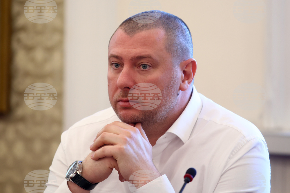 Парламент - Комисия по електронно управление и информационни технологии