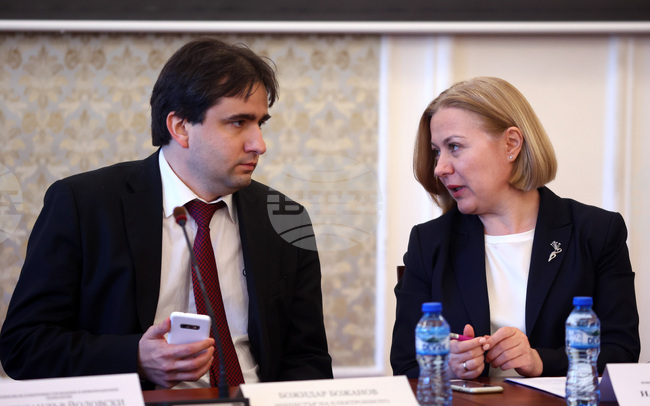 Парламент - Комисия по електронно управление и информационни технологии