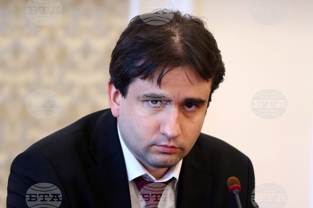 Парламент - Комисия по електронно управление и информационни технологии