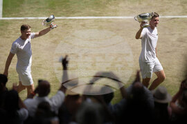 CORRECTION Britain Wimbledon Tennis