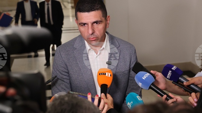 Democratic Bulgaria Accuses Radev of Isolating Bulgaria from Europe's New Security Architecture