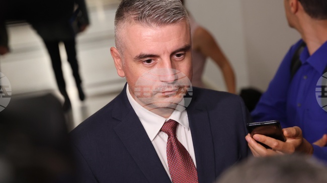 Не трябва да се насочваме към реставрация на стара отбранителна техника, каза Радослав Рибарски от "Продължаваме промяната"