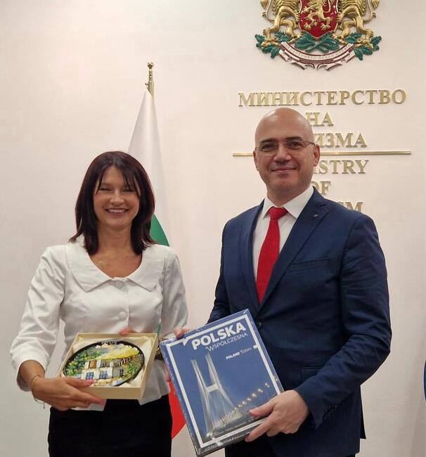 Tourism Minister Discusses Measures to Increase Tourist Exchange with Poland
