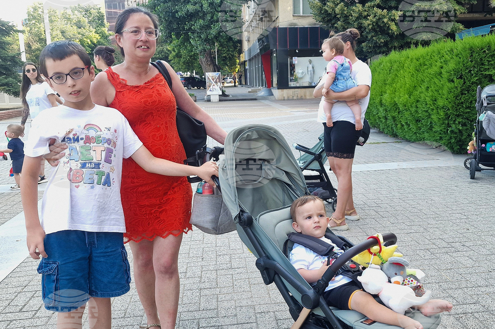 Хасково - „Родители за достойно майчинство" - протест