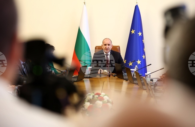 Шофирайте с отговорност към всички, призова премиерът Румен Радев