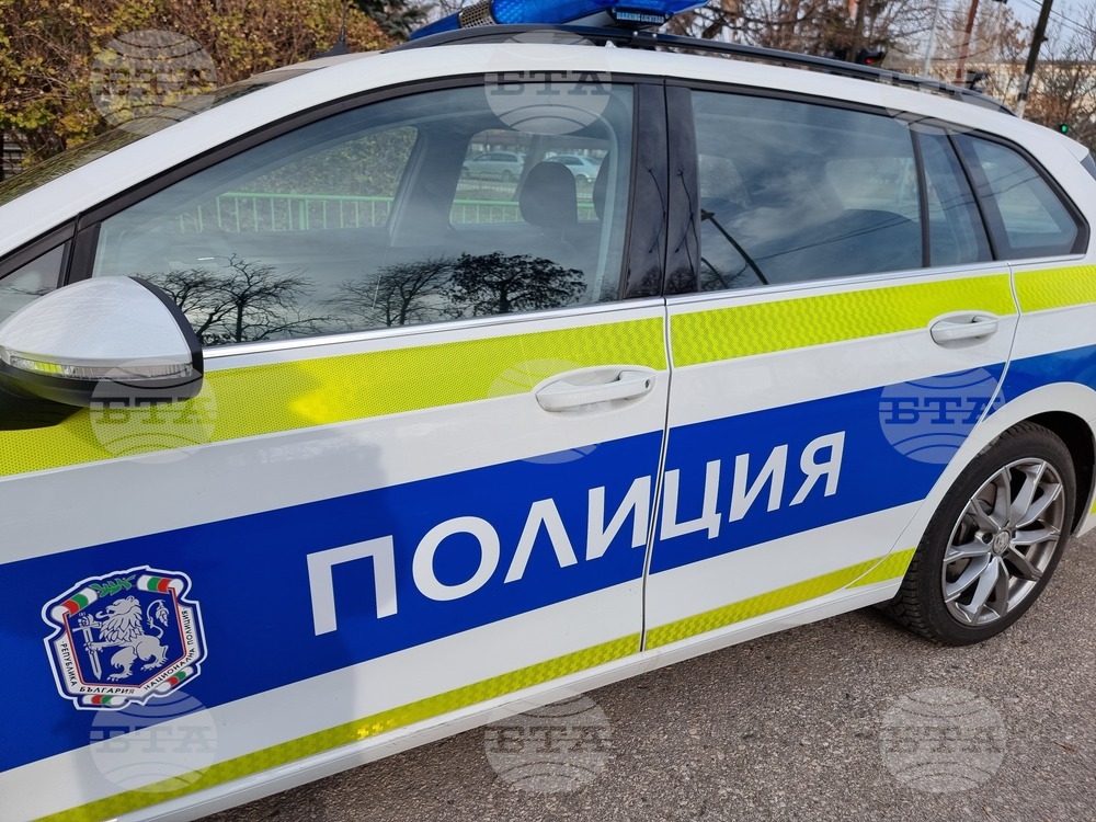 Жена е пострадала при пътнотранспортно произшествие между два автомобила и мотоциклет на Самуиловско шосе в Сливен