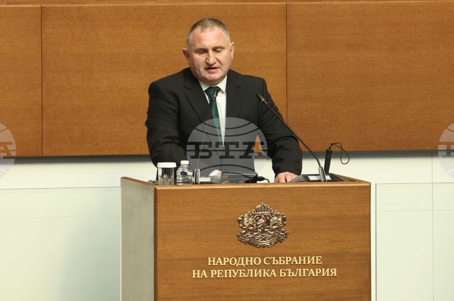 Демографската политика не завършва с еднократни помощи или краткосрочни програми, тя означава силна икономика, заявиха от ПБ