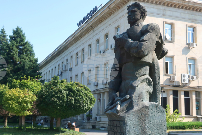 В Плевен с поднасяне на цветя ще бъде почетена годишнината от рождението на Васил Левски