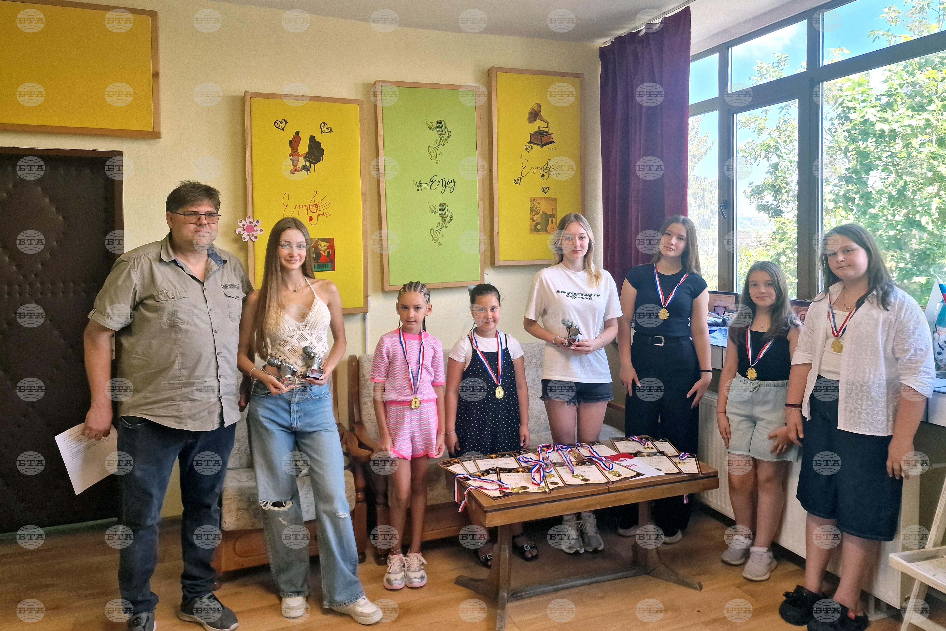 Възпитаници на Музикалната школа Enjoy Music & Art School в Разград са отличени на първия международен фестивал Tryavna Cup