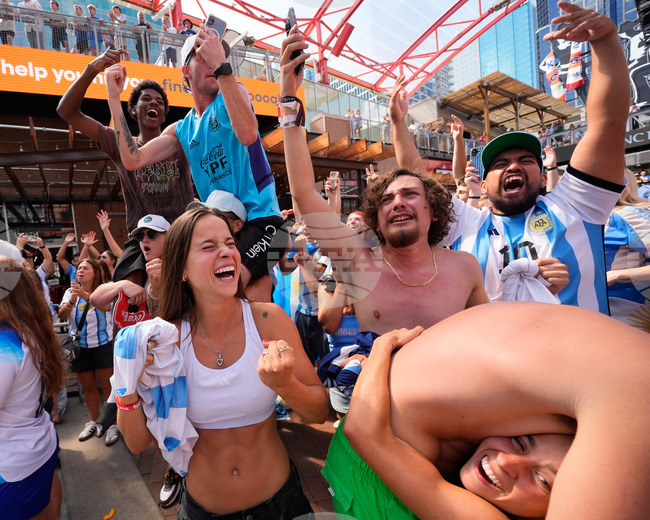ATPOPIX Missouri WCup Soccer Reaction