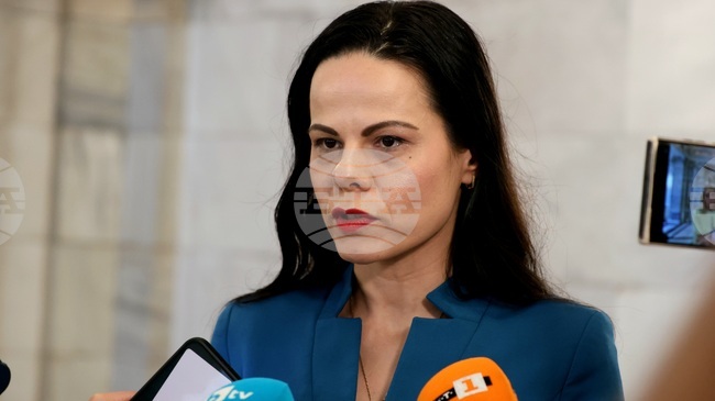 Очаквам становище на оперативния съвет за скрининговите програми за рак преди старта им, каза министърът на здравеопазването Катя Ивкова