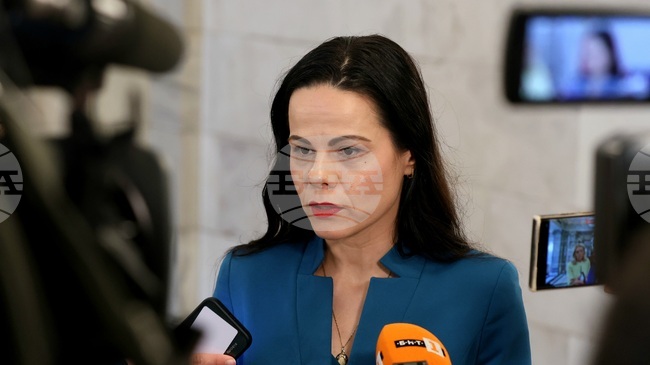 Финансов анализ е необходим преди нормативни промени за възнагражденията в болниците, каза здравният министър Катя Ивкова 
