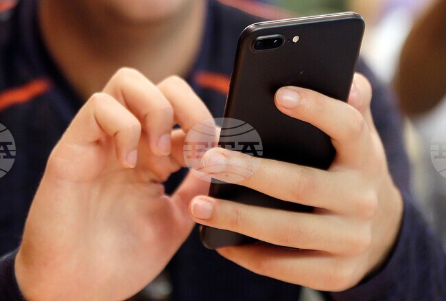 Be Well One Tech Tip Texting Thumb