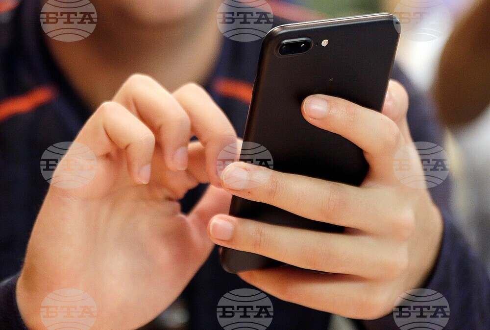 Be Well One Tech Tip Texting Thumb
