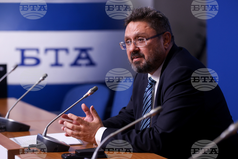 Национален пресклуб на БТА София - Кирил Вълчев - сертификат „Бетеанец завинаги“