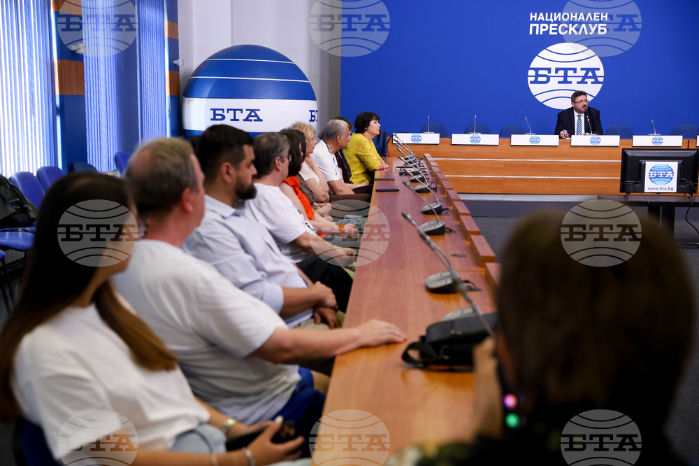 Национален пресклуб на БТА София - Кирил Вълчев - сертификат „Бетеанец завинаги“