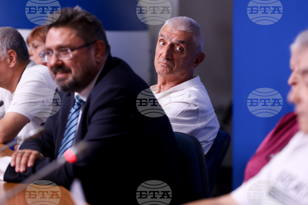 Национален пресклуб на БТА София - Кирил Вълчев - сертификат „Бетеанец завинаги“