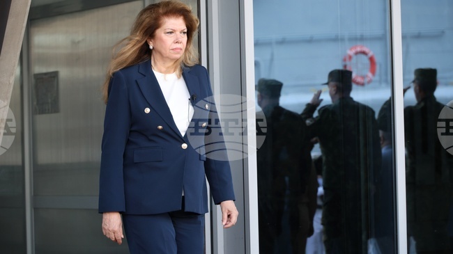 Държавният глава Илияна Йотова ще се кандидатира за президент, обяви тя в интервю, в което коментира актуални теми
