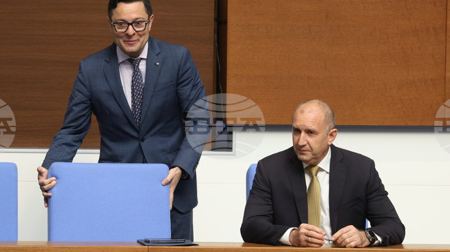 Няма риск за финансовата стабилност на ВМЗ, заяви вицепремиерът Александър Пулев