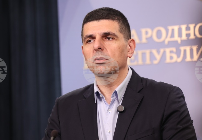 Общ десен кандидат за президент между „Демократична България“ и ГЕРБ няма как да има, каза съпредседателят на „Да, България“ Ивайло Мирчев 