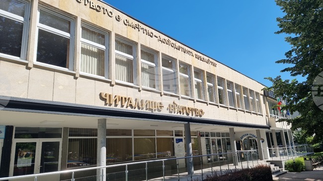 Танцови изпълнения с хореографии в различни стилове ще представят възпитаниците на студио "Дебют" в инициативата "Музикален четвъртък"