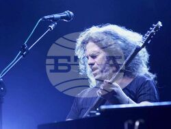 Китаристът и композиторът Иван Лечев навършва днес 70 години. 