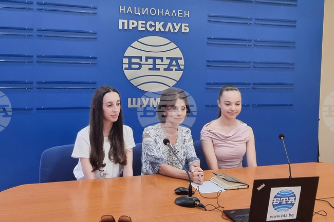 Балетът ни дава възможност да се изразим, казаха балерините Йоана Илиева и Данелия Петрова в Шумен