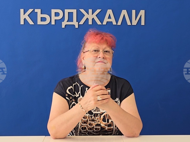 Акад. Карталов използва в „Сцена на вековете“ реални декори и това привлича повече публика, смята солистът Иванка Христева