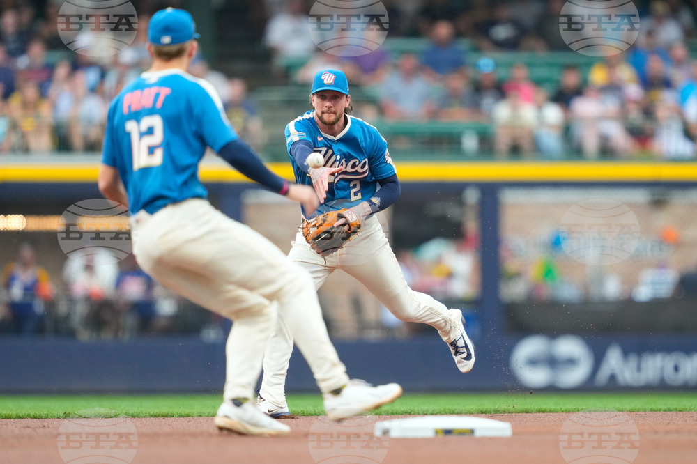 Marlins Brewers Baseball