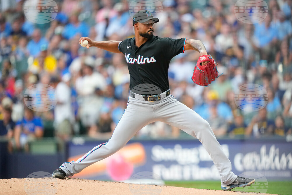 Marlins Brewers Baseball
