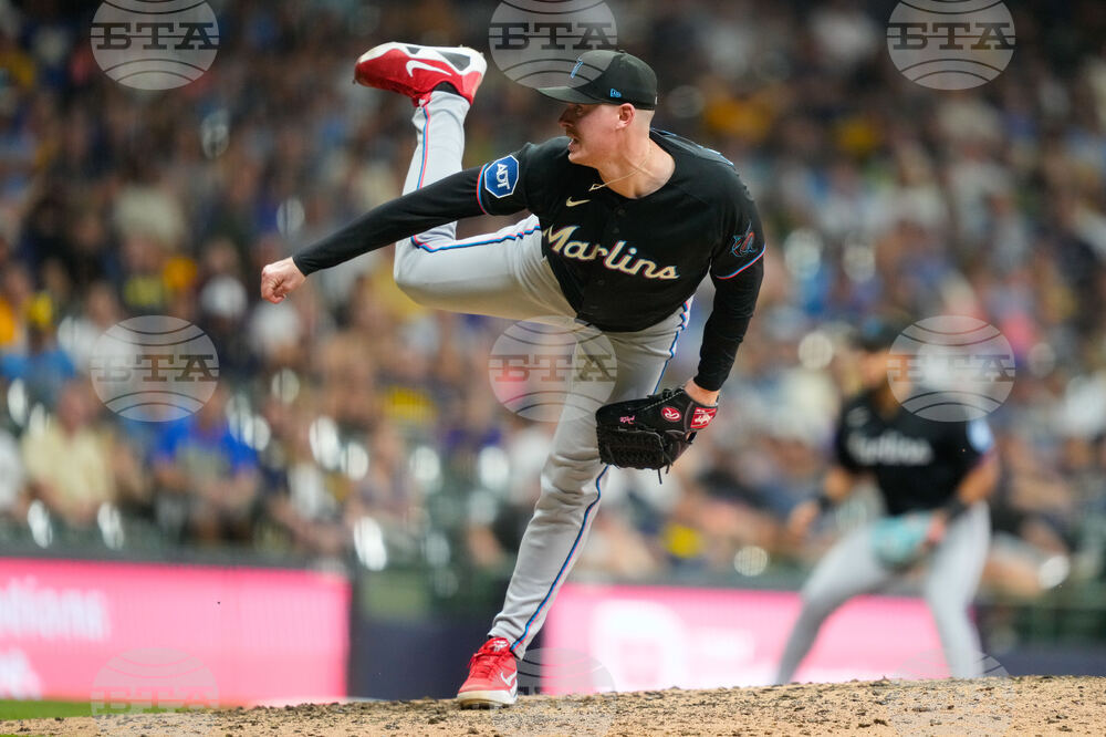 Marlins Brewers Baseball
