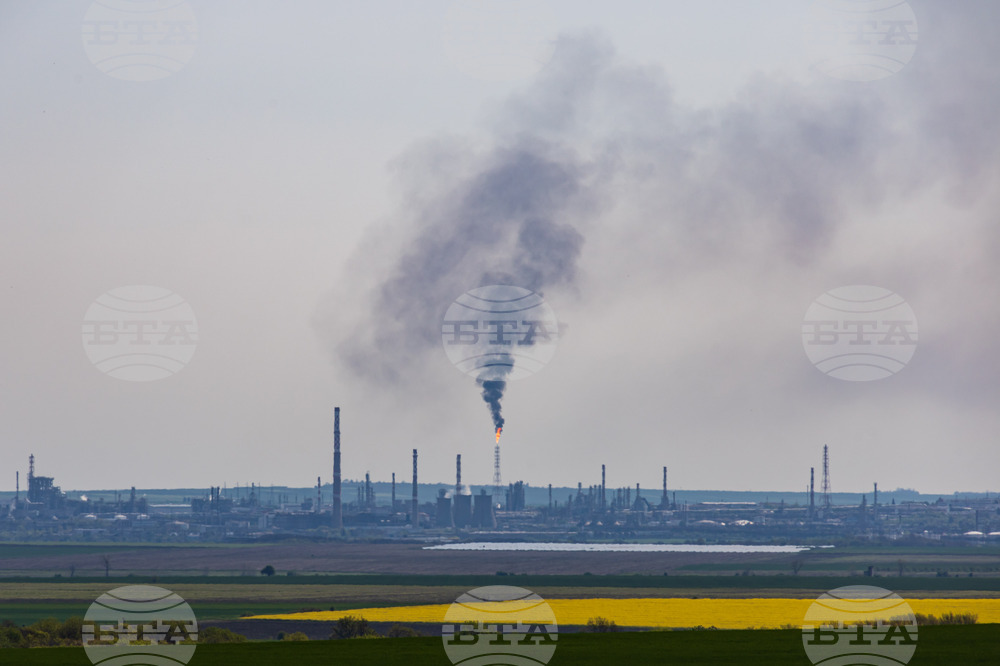 Бургас - Лукойл Нефтохим Бургас - дим