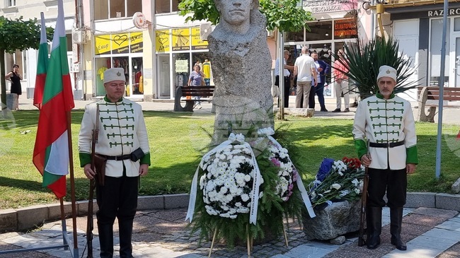 С поднасяне на венци и цветя бяха отбелязани 189 години от рождението на Васил Левски в Кюстендил
