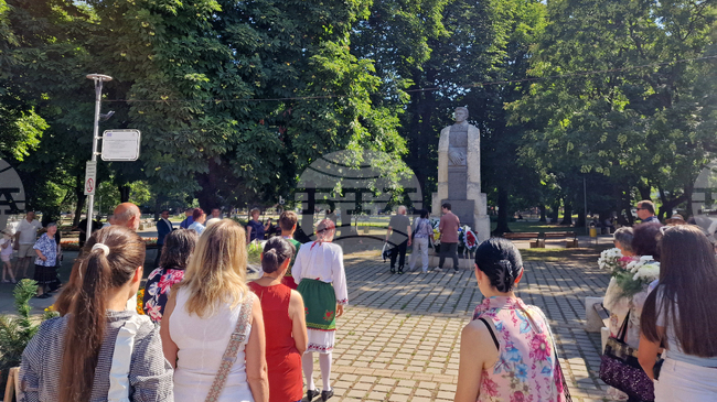 В Монтана отбелязаха 189 години от рождението на Васил Левски с поднасяне на венци